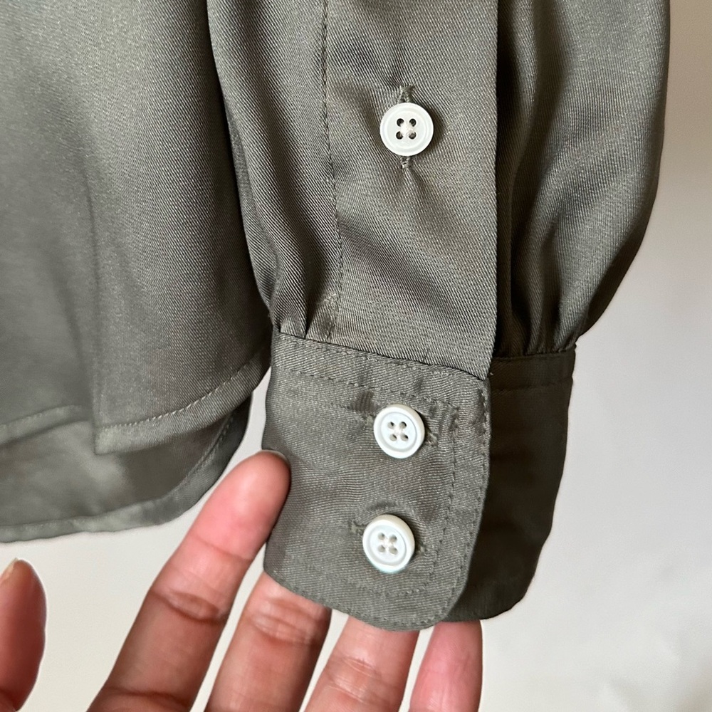 BANANA REPUBLIC DOUBLE POCKET SATIN SHIRT UTILITY STYLE in Green Size-Medium - Picture 5 of 10